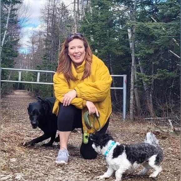 Meet your Plus Size Posher, AJ - Picture 1 of 3